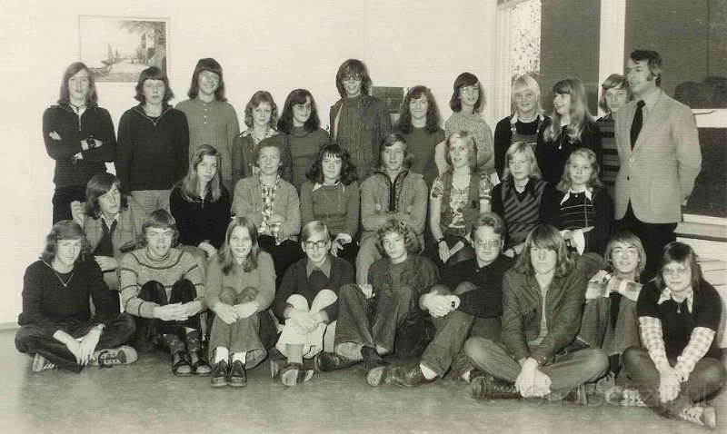Schoolfoto het Kompas klas 4 1974 - 1975.jpg